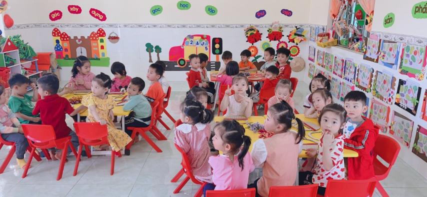 Ecole Hoa Mai nos enfants en classe