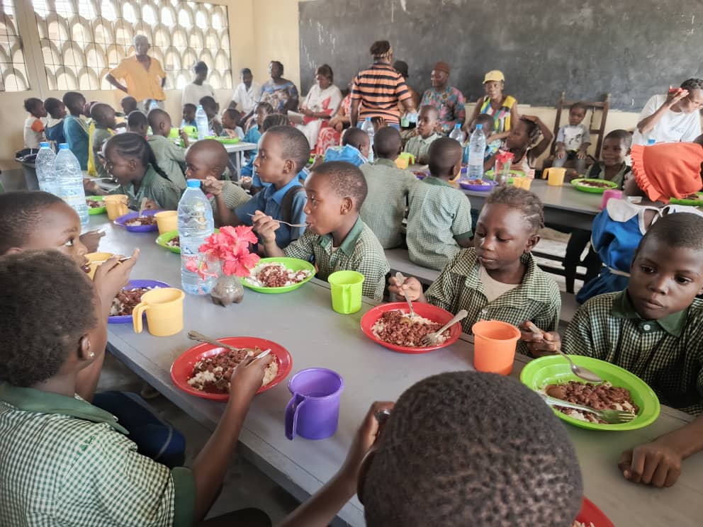 Diombari_REFCTOIRE AVEC 80 ENFANTS Togo_Todomé_inauguration_danse